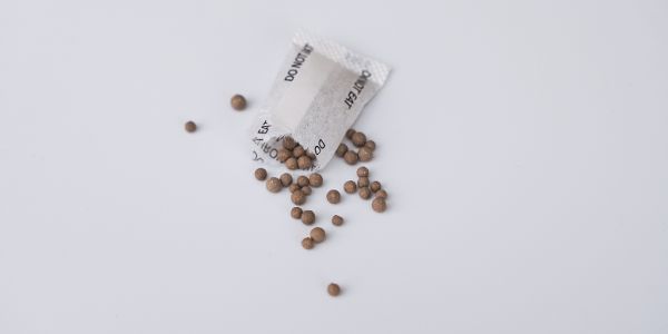 灰色圆颗粒干燥剂可以重复使用吗？